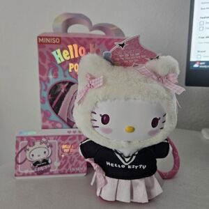 Hello Kitty MINISO RARE Popstar Keychain IN "CHARM"!
